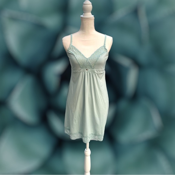 Essential Bodywear Lacy Chemise sea green size medium (see fit) sample - Picture 2 of 8